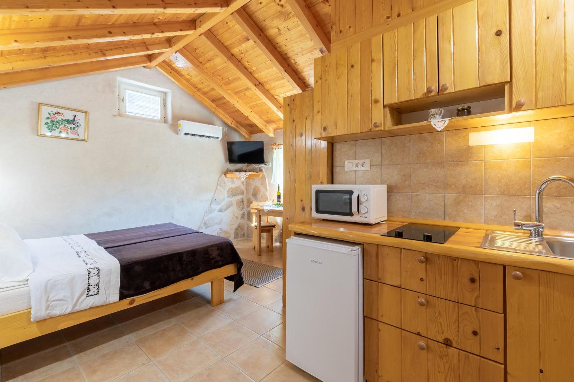Stone House Harmony Apartment Zrnovo Luaran gambar